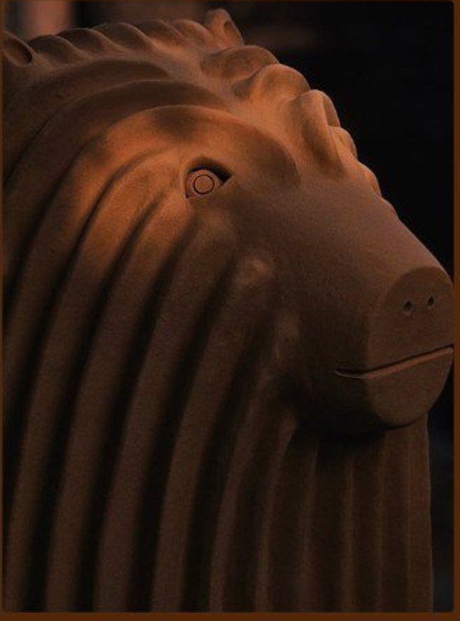 Detalhe de carranca de barro